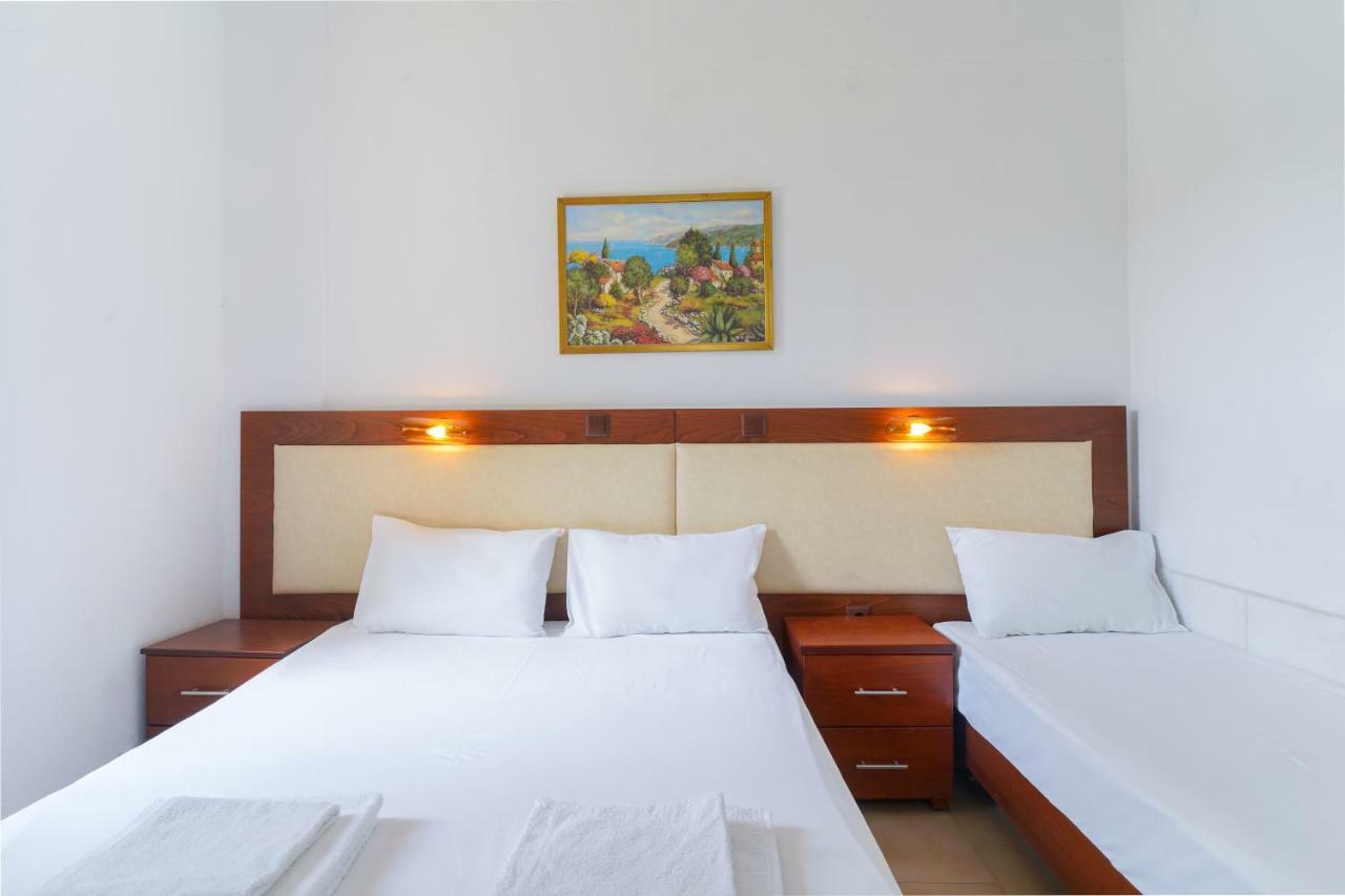Chrissafis Hotel Панагия Екстериор снимка
